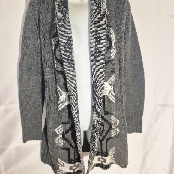 RUE21 Southwestern design Cardigan long sweater 100% Acrylic in size Small - Picture 14 of 16